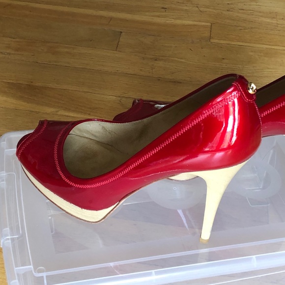 Stuart Weitzman Avignon Red patent Leather PeepToe Platform Heels w plastic box - Picture 4 of 7